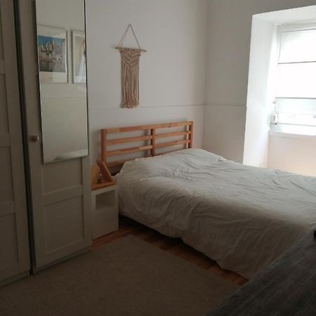 Apartamento Encantador Com Patio ลิสบอน ภายนอก รูปภาพ