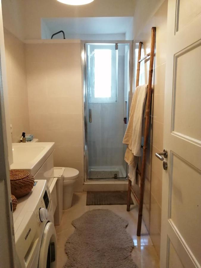 Apartamento Encantador Com Patio ลิสบอน ภายนอก รูปภาพ