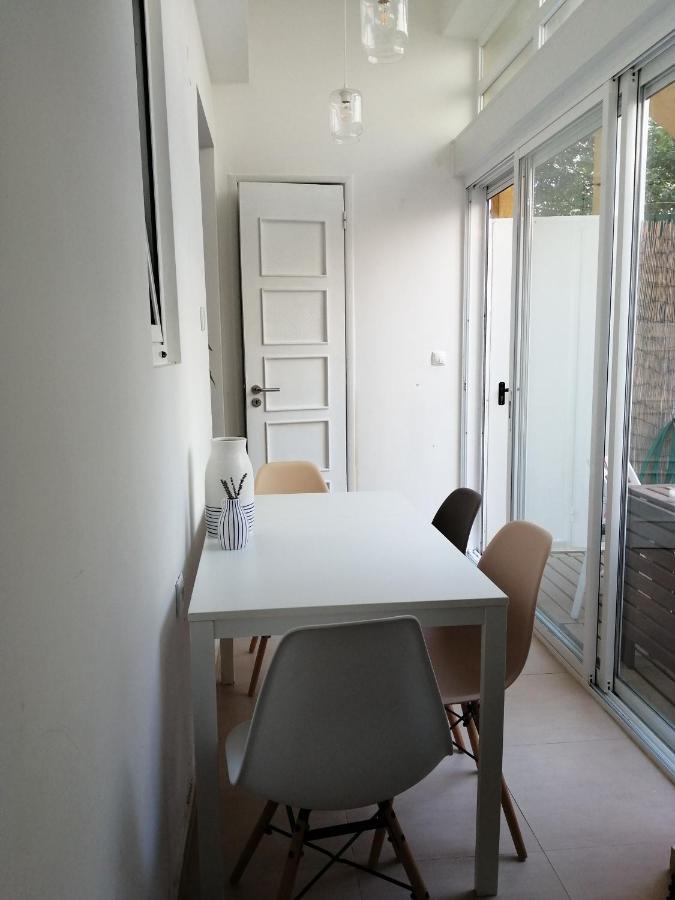 Apartamento Encantador Com Patio ลิสบอน ภายนอก รูปภาพ