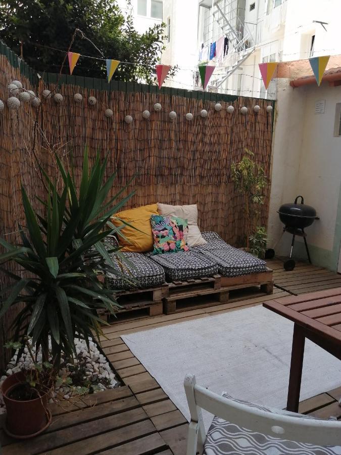 Apartamento Encantador Com Patio ลิสบอน ภายนอก รูปภาพ